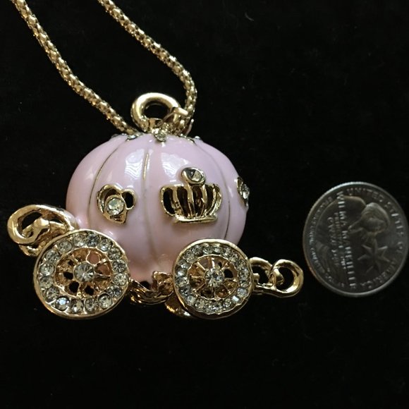 Pink Princess Carriage Necklace - New   Dr6 - Picture 1 of 3